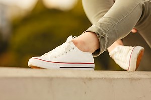 5 Ways to Rock White Sneakers for a Casual Chic Look