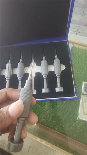 mobile machine uses screwdriver