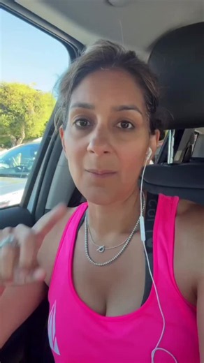 Hot take: Orangetheory isn’t strength training. Yes, you’re lifting weights. But lifting weights alone doesn’t automatically mean you’re building strength. True strength training means progressively loading your muscles with enough resistance that you’re getting close to muscular failure within your target rep range. That’s what signals your body to build stronger muscles, tendons, and bones over time. Strength training is one of the most powerful things you can do for your long-term health. It 