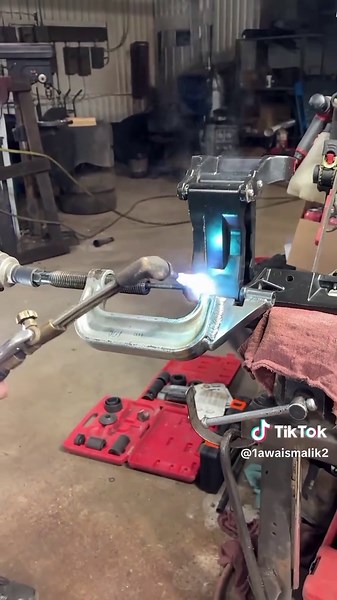 Fixing Jammed Pins on Ram 3500 Running Boards