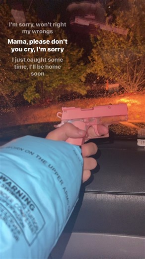 Mama I'm sorry #gun #chud #petergriffin | peter griffin mom