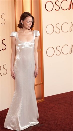 Emma Stone Arrives at the 2026 Oscars Red Carpet