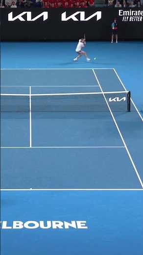 Stefanos Tsitsipas' UNREAL drop shot! 🙌