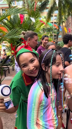 Kids Day Christmas fun with small gifts, cheerful games, and a bubbly pool foam party smiles, laughter, and festive memories for every little guest. #Novotel #NovotelPhuketVintagePark #NovotelPhuket #PhuketTrip #FamilyTrip #Christmas | Novotel Phuket Vintage Park