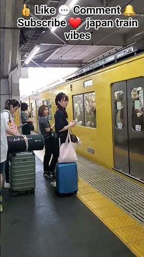 Tokyo's Famous Yellow Train | Seibu Shinjuku Line Experience 🚆東京の黄色い電車！🚆 西武新宿線を走る人気列車 🇯🇵