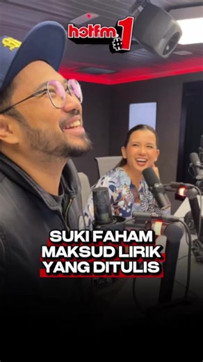Jo ni! Mestilah @Suki Low faham, kan Suki yang tulis lirik 😆 Bekpes Hot borak dengan penyanyi, Suki Low. #HotFMNo1 #HotFM #BekpesHot #TerbaikSentiasaHangat #KJjadiDJ