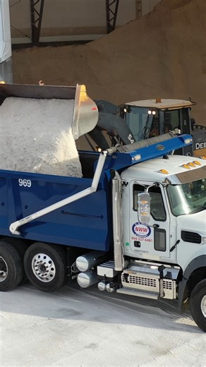 Work is underway across South Carolina as SCDOT prepares for Winter Storm Fern. Crews are monitoring conditions, treating roads, and positioning equipment to respond quickly as the storm approaches. These proactive steps help reduce ice formation and improve safety on priority routes across the state. Stay informed through SCDOT’s website and social media channels. #WinterStormFern #WinterWeather #StormPrep | SCDOT