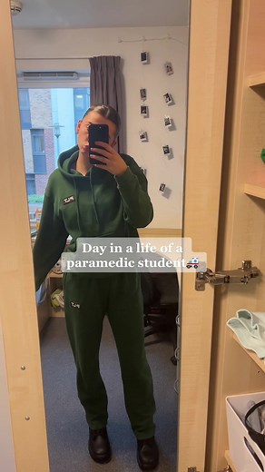 Enjoy besties. Vlog going up on yt on sunday x #studentparamedic #dayinalife