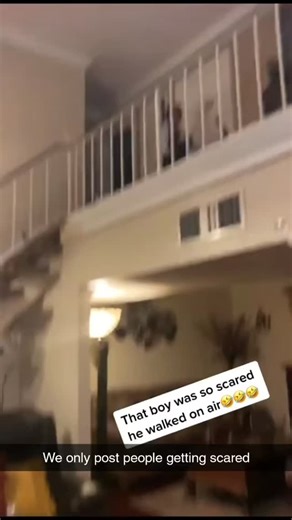 People Getting Scared on Instagram: "Imagine if there was a page dedicated to People Getting Scared Music by: @therealjimmyfm - ALOFOQUE #PplGettingScaredd#JumpScareReaction #ScreamsForDays #ScaredOuttaMyMind #FearFactorFail"
