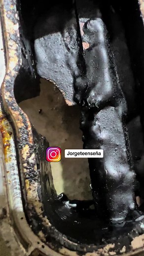 El IMRC es un sistema de variación de longitud o apertura de admision! No es algo nuevo muchos modelos lo hacen de distintas maneras, por vacio o motor eléctrico! Cualquiera de las versiones es un sistema que si falla en algunos casos tienes una obstrucción!! Su mantenimiento es siempre pero engorroso! Nosostros usamos el desengrasante de @toroazulve y mucha PACIENCIA ##mecanica #mecanico #jorgetips #taller #tallermecanico #venezuela #ccs #loscortijos