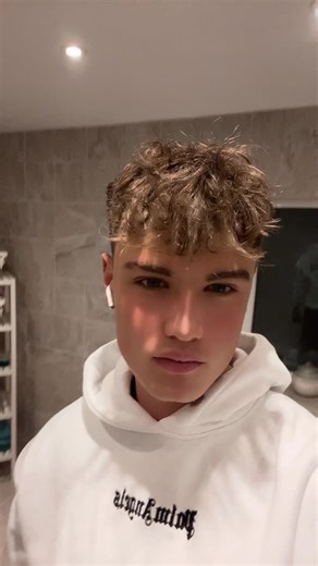 BrandonRees (@brandon.mcg)’s videos with Mrs. Right - Mindless Behavior