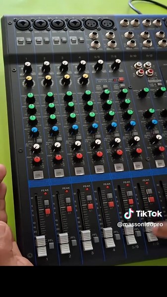 Manejo básico de una consola de audio análoga