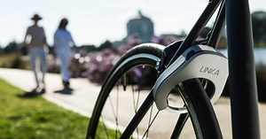 Linka makes bike security easier by unlocking automatically