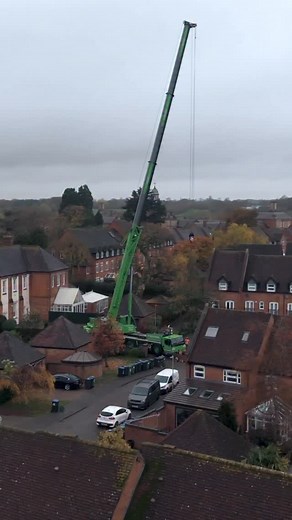 When the crane goes up, the teamwork comes alive. From the precision of the crane operator to the skill of the climber, every cut counts — but it’s the ground crew that keeps the whole job moving forward. This is tree surgery at its best: coordinated, controlled, and powered by an incredible team effort. 👊🌳 #Arborist #TreeSurgery #TreeWork #CraneJob #CraneOperator #TreeClimber #GroundCrew #TeamWork #ArbLife #Arboriculture #TreeRemoval #RiggingLife #UrbanForestry #ChainsawWork #ProfessionalArbo