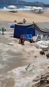 423K views · 4.5K reactions | #NOTICIAS| Se sale el mar en Acapulco. En Acapulco, Guerrero, se presentó el Mar De Fondo, con olas que alcanzaron hasta 6 metros de altura. Usuarios en redes sociales captaron el impresionante fenómeno natural. : Expreso RGV | City Reynosa | Facebook