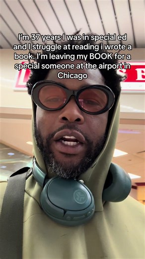 Oliver James (@oliverspeaks1)’s video of book