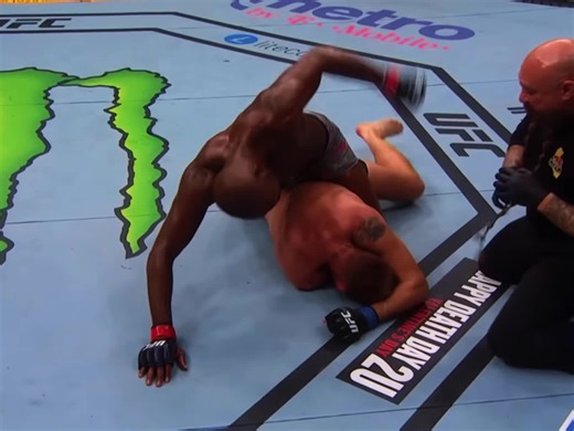 Stone hands can crack bones #alexpereira #jonjones #ufc #poatan #bones