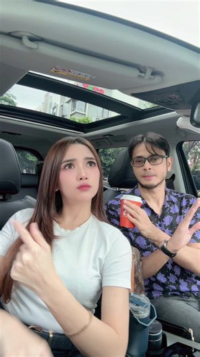 Kelar video. paksu tanya kok muka kita jadi kaya kartun gitu bun ??🥴 lahh itu filter yaahhh biar tsyantikkk😪 menjawab dengan nada jengkel🤧