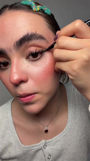 Maquillaje Ojos Delineado Flujo Verano