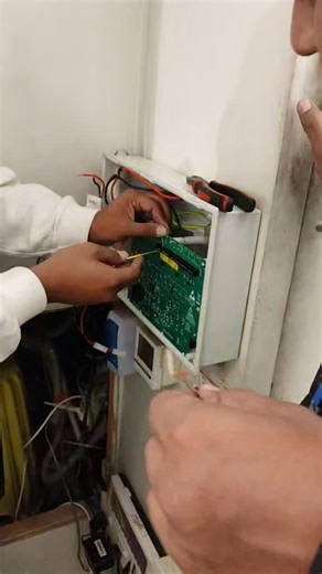 Installation of Fire Alarm system #smokealarm #Fire #firealarm #Smoke #smokedetector