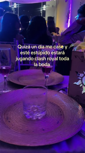 Clash Royale y Amigos: Una Boda Inusual