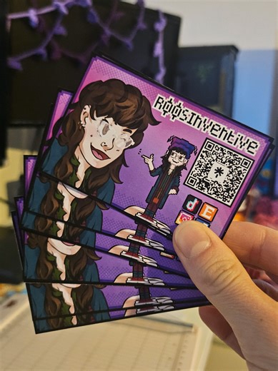 Made some new business cards at home because I ran out and didn't want to order and wait for them ✨️ I'll be using these at events in the future! So far: March 7th-8th UKCGF Exeter May 10th DEVCON Plymouth September 27th DEVCON Plymouth October 31st Alternative Market Exeter Hoping to book more in! If anyone wants to hit me up with ideas in the Devon/Somerset area please do! ٩(ˊᗜˋ )و #pixelart #illustration #businesscards
