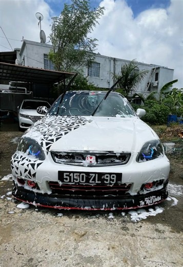 Explore the Honda Civic EK3: A Car Enthusiast's Dream