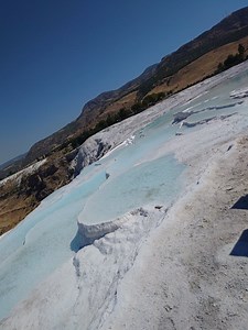 【トルコ旅行】世界遺産のヒエラポリス遺跡とパムッカレ石灰棚