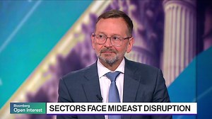 Lazard's Temple Says It's Too Risky to Chase Stocks Now