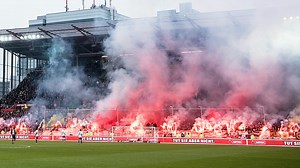 Derby gegen HSV: Drakonische Pyro-Strafe für FC St. Pauli