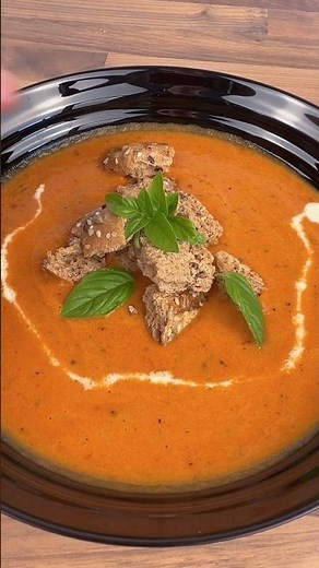 Cozy Tomato Soup in 20 Minutes 🍅