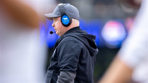 'There'll be irons in the fire.' Mark Stoops on UK's 2026 recruiting class