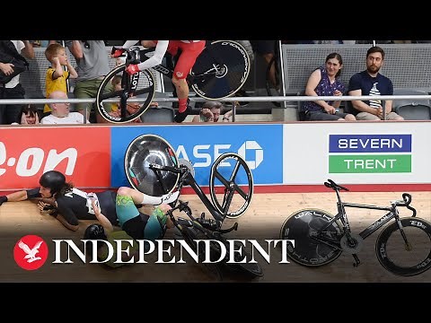 Commonwealth Games: Matt Walls involved in major crash at track cycling