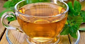 7 receitas de chá de erva-cidreira para melhorar a saúde