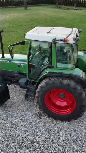 Agriculture classics at their best. The Fendt Farmer 311 delights in every detail.