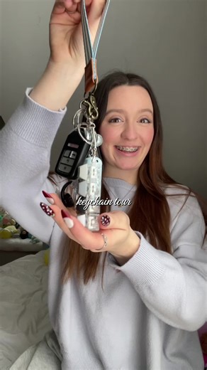 probably gonna switch it up soon, so i wanted to share the current setup! 🤍 • • • #taylorcurrier #keychain #keychaintour #tiktokshop #keys