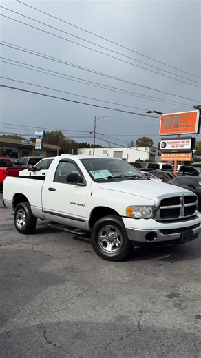 🚨 WEEKLY SPECIAL! 🚨 2005 DODGE RAM 1500 REGULAR CAB! SHORT BED! ONLY 124K MILES! 4.7L MAGNUM V8! AUTOMATIC! 4 WHEEL DRIVE! 2 OWNER! CLEAN CARFAX! RUNS AND DRIVES GREAT! NOW ONLY $9,947!!! | Motor Mile Motors of Bristol