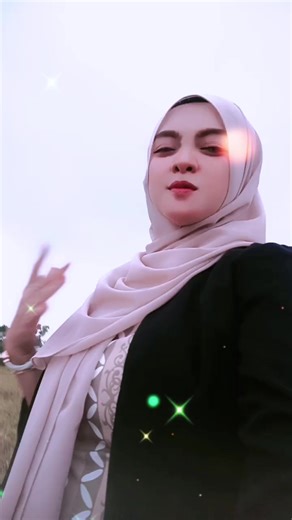 INEM🫦_fans Gemooy🍑 (@.inem_)’s videos with suara asli - Mak Daster