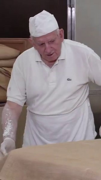 Cómo se hace la masa filo a mano en Grecia