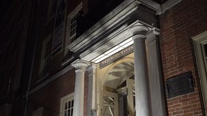 Manhattan tavern embraces Revolutionary past and ghostly encounters