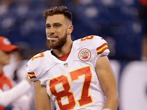 "It's an absolute honor," 2x Super Bowl Champion Travis Kelce reveals he will be hosting 'Saturday Night Live' on Jimmy Fallon's show