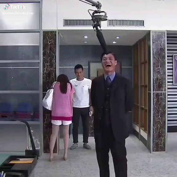 爆笑！這笑聲太逼真了