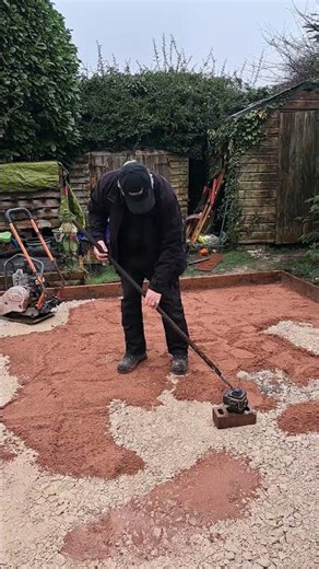 Levelling a Base With Sharp Sand (Log Cabin Build)