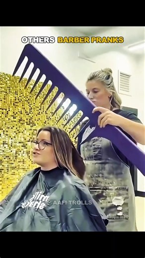 Other Barbers VS This Guy 🔥 #shorts