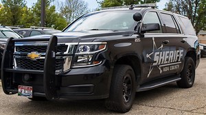 Ada County deputies search for suspect after Boise apartment robbery near Charter Pointe