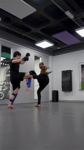 3 Kickboxing Combos to Surprise your Opponent #kickboxing #karate #muaythai #taekwondo