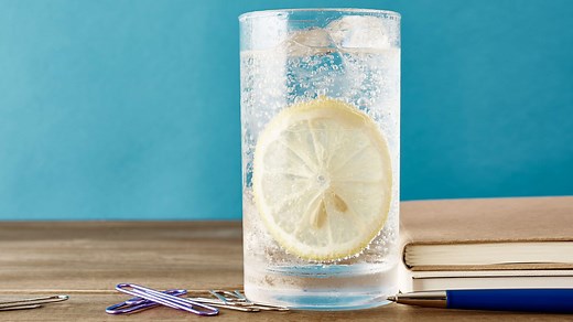 If You Love Sparkling Water, Here's Why It's Good for You—and Who Should Avoid It