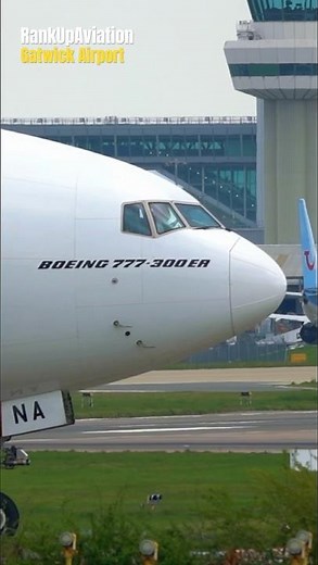 Emirates Boeing 777 🇦🇪 Close up take off from Gatwick Airport.