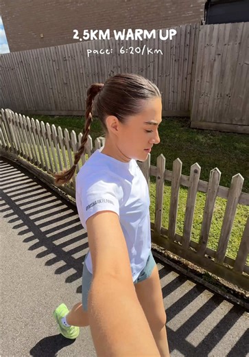 can I run 4:50/km intervals??? 🤭🤭🤭🏃🏻‍♀️🏃🏻‍♀️🏃🏻‍♀️ I did it 🥳 actually so happy I managed to hit these paces and how consistent they were! the speed sessions are helping sooo much!!!! thanks @Runna for believing in my paces more than me 🤭 code TORIFIT for a free trial 📲 @Gymshark code TORIFT10 @New Balance rebel v5 #runwithme #intervals #rungirl #running
