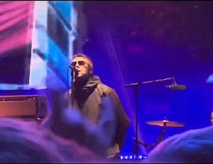 Oasis performing a beautiful version of 'Stand By Me', live at Soldier Field Chicago 28/08/2025 ❤️ 🎥gatorsam | Oasis Fans - Live